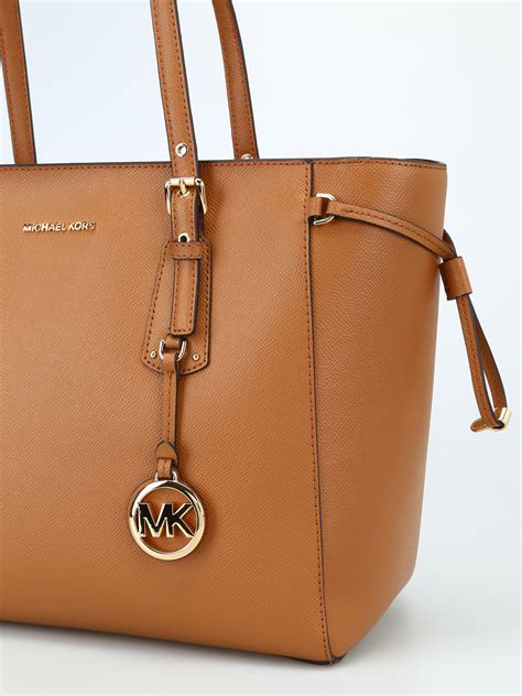 michael kors voyager tote.